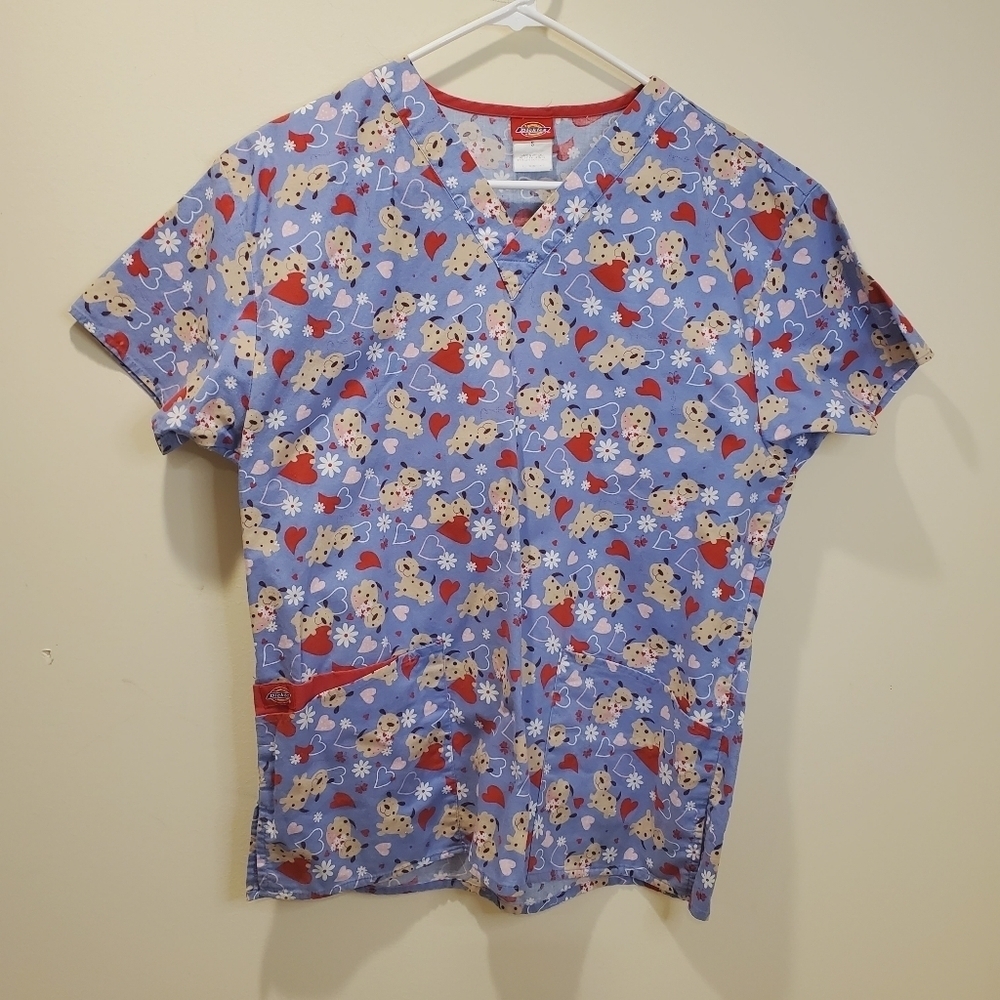Dickies Women's Heart and Dogs Print Scrub top size S